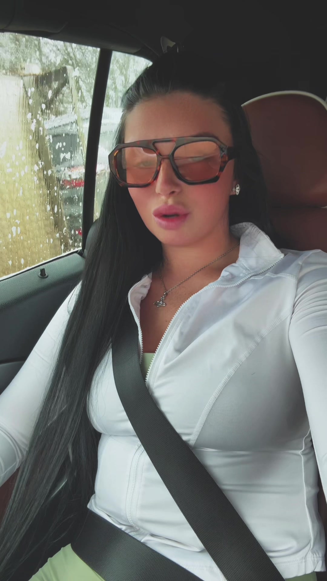 @Elle