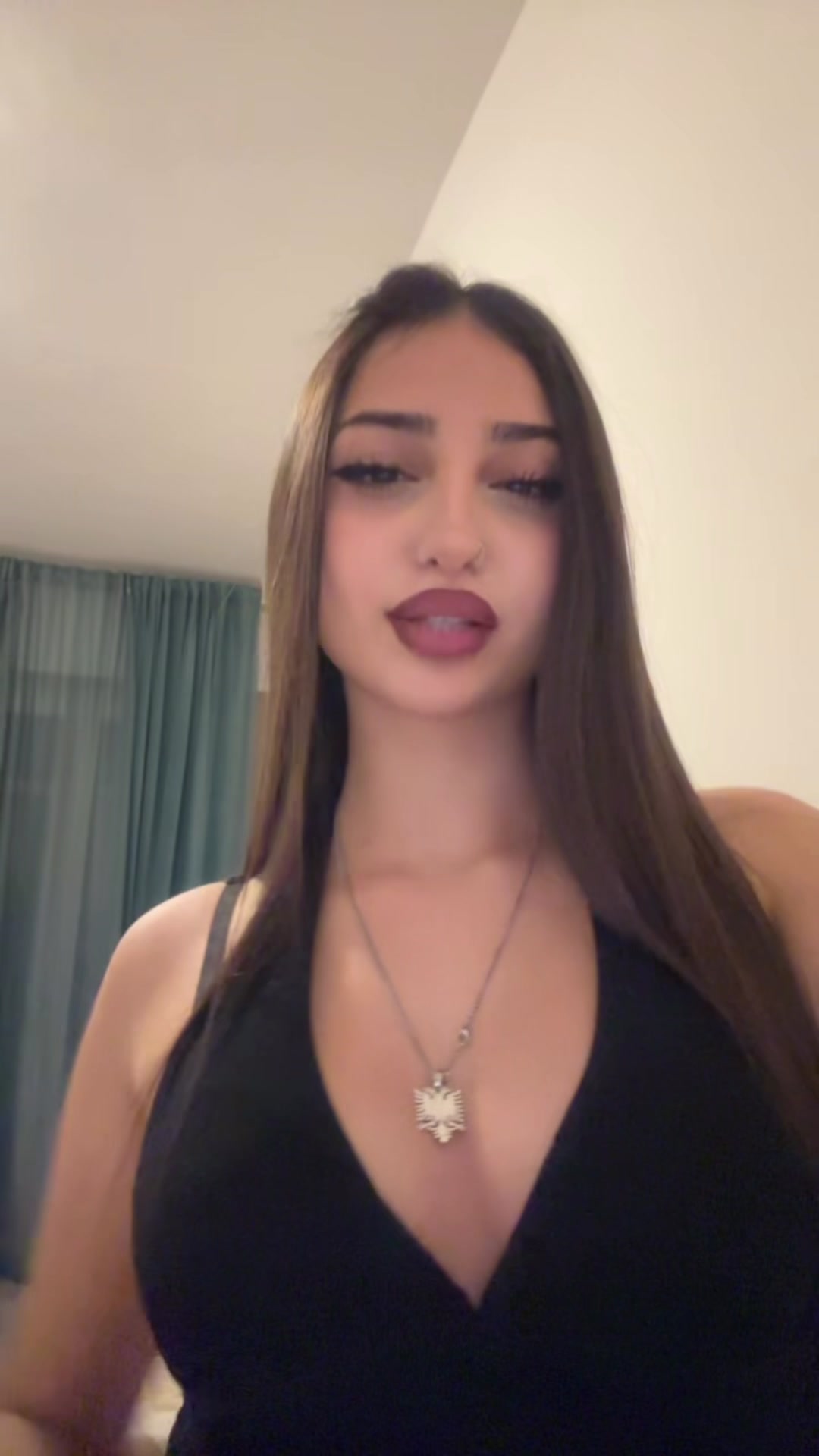 @👸🏽🇦🇱