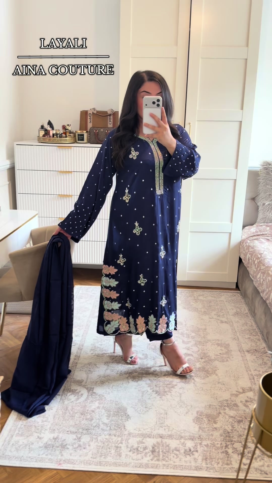 @Aina__couture