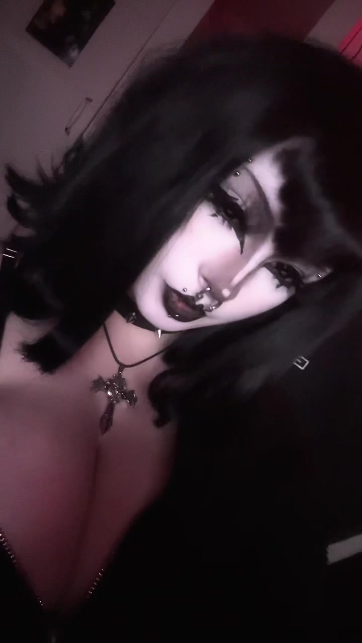 @Scarlett 🦇