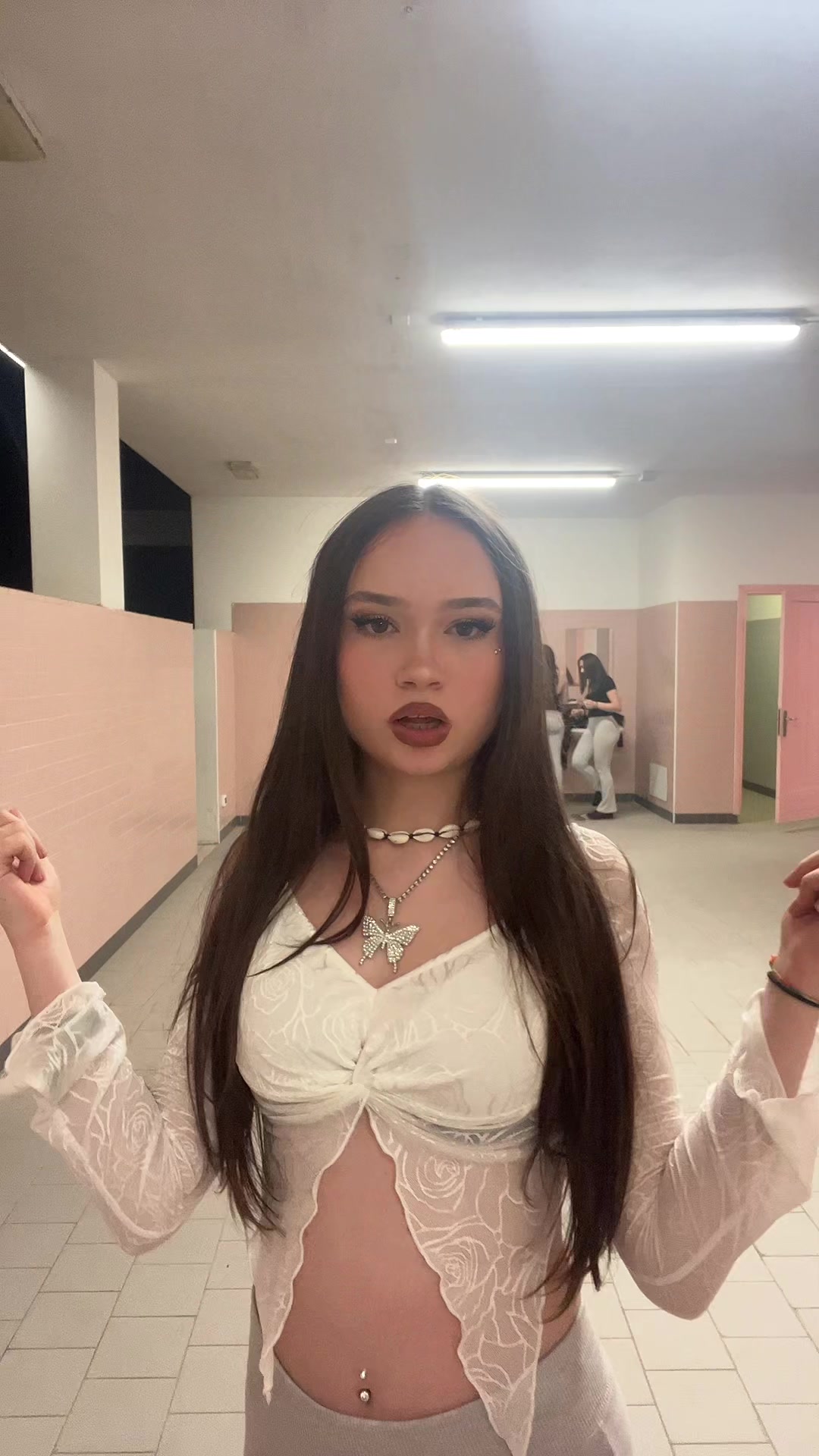 @viky🪮