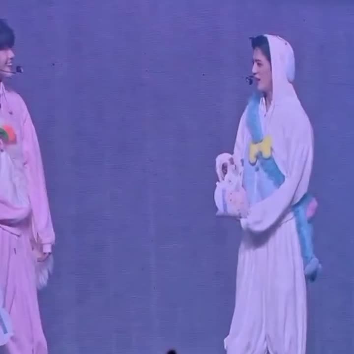 @Ara🐶🐰 ★★⁶⁵