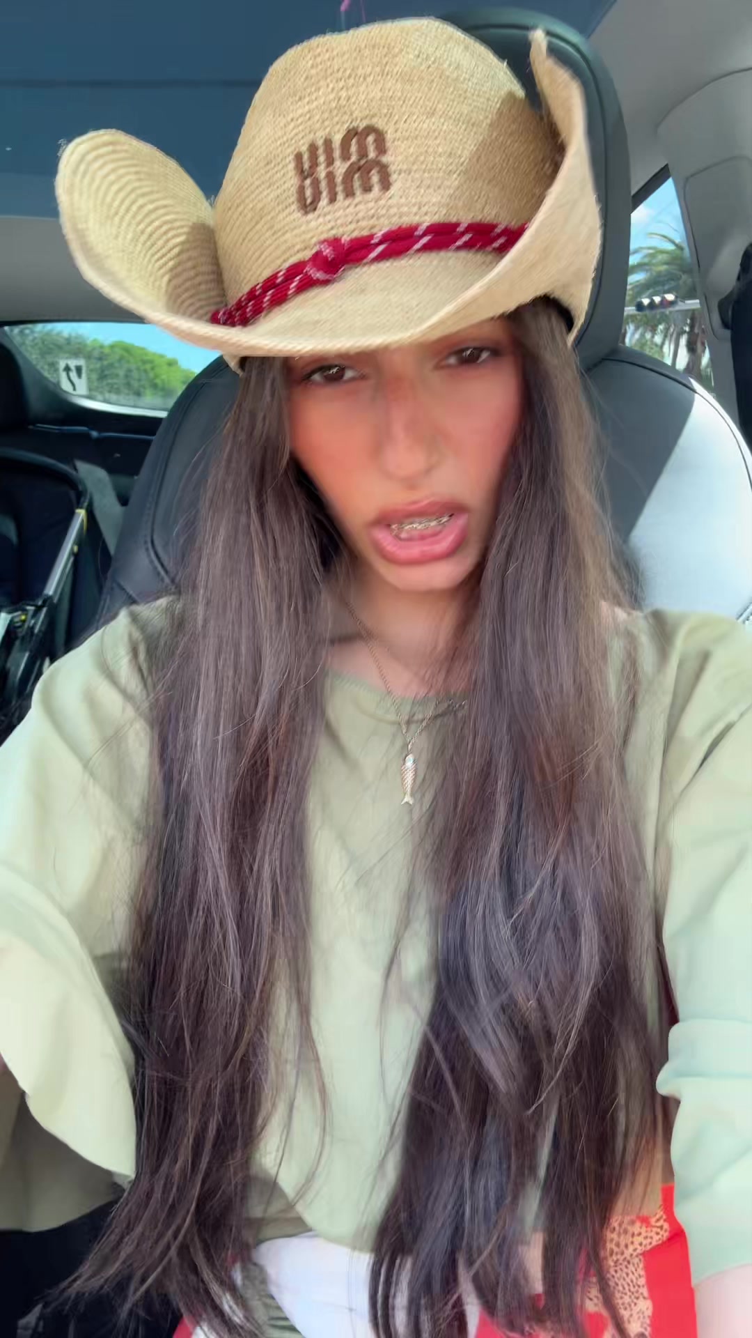 @Chaya | fashion & makeup