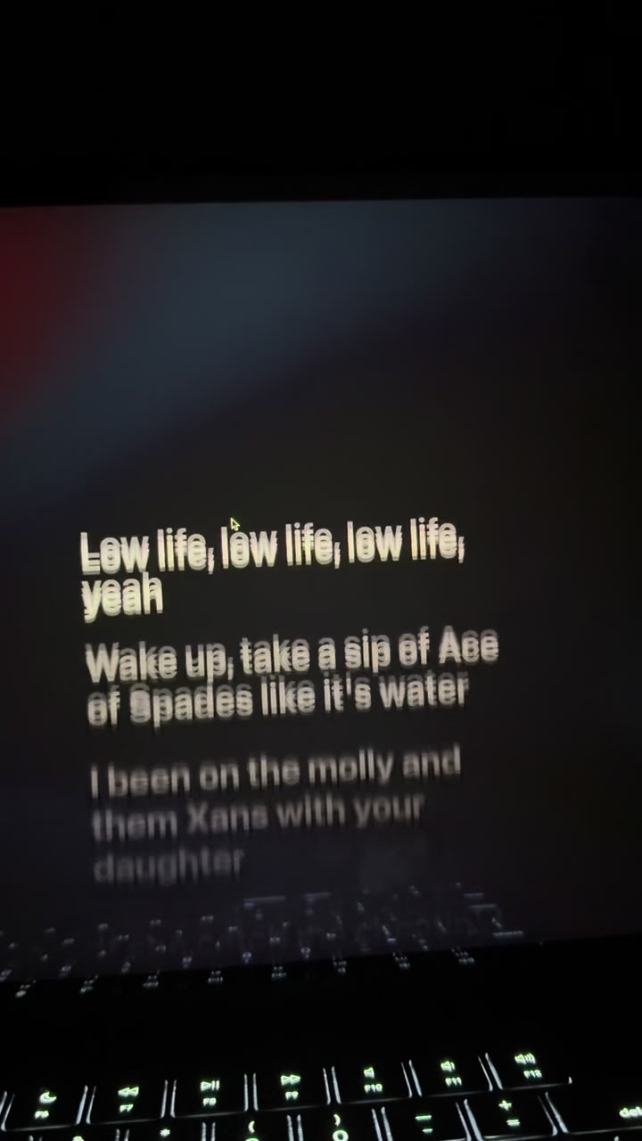 @🎧