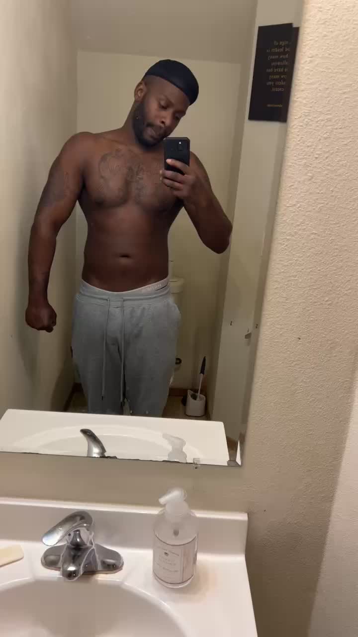 @Adonishands