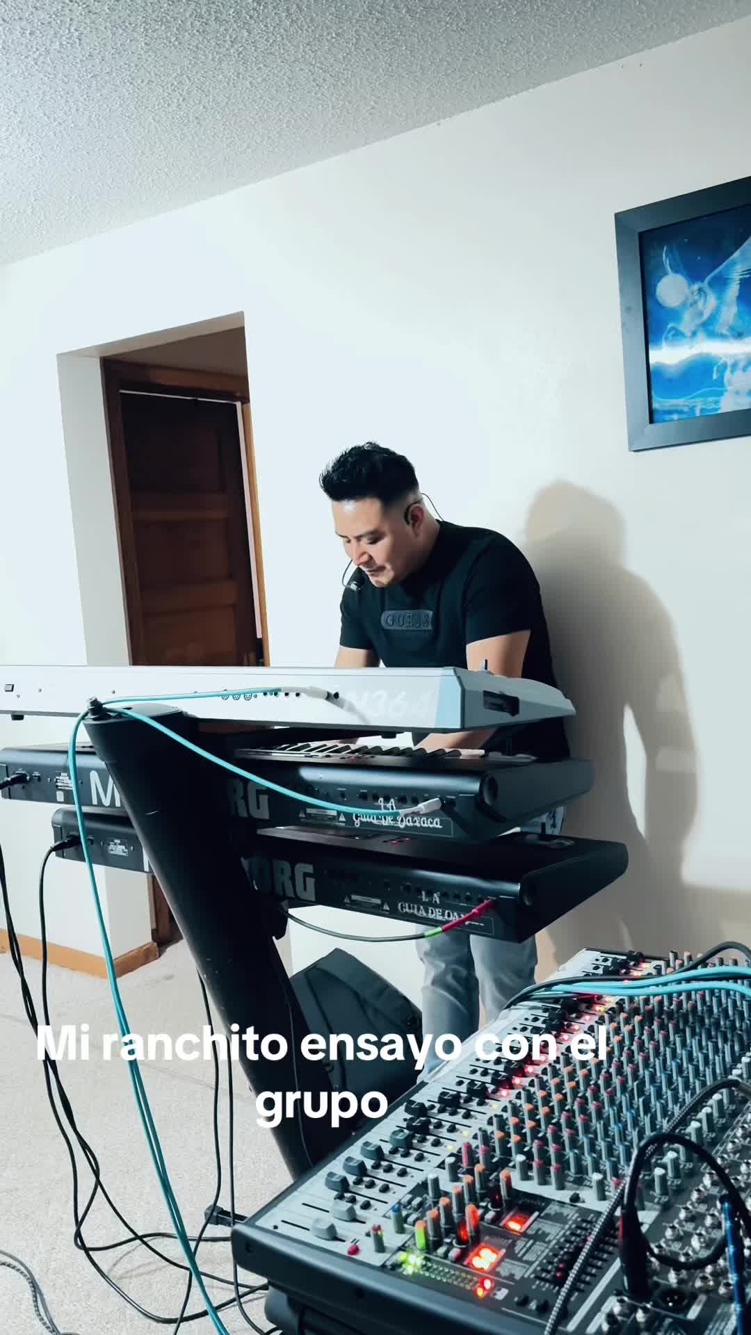@LEO  TECLADISTA