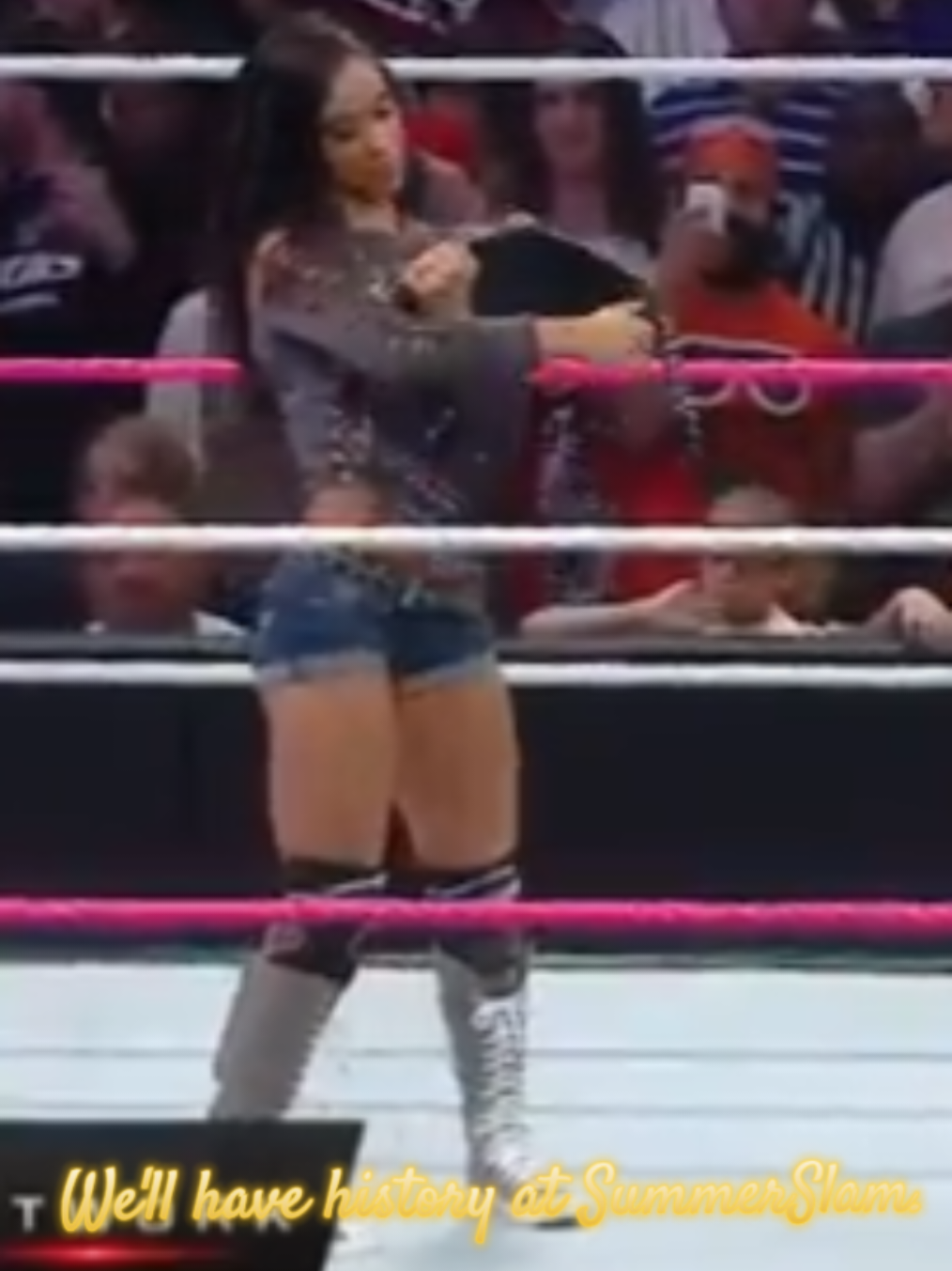 @AJ LEE