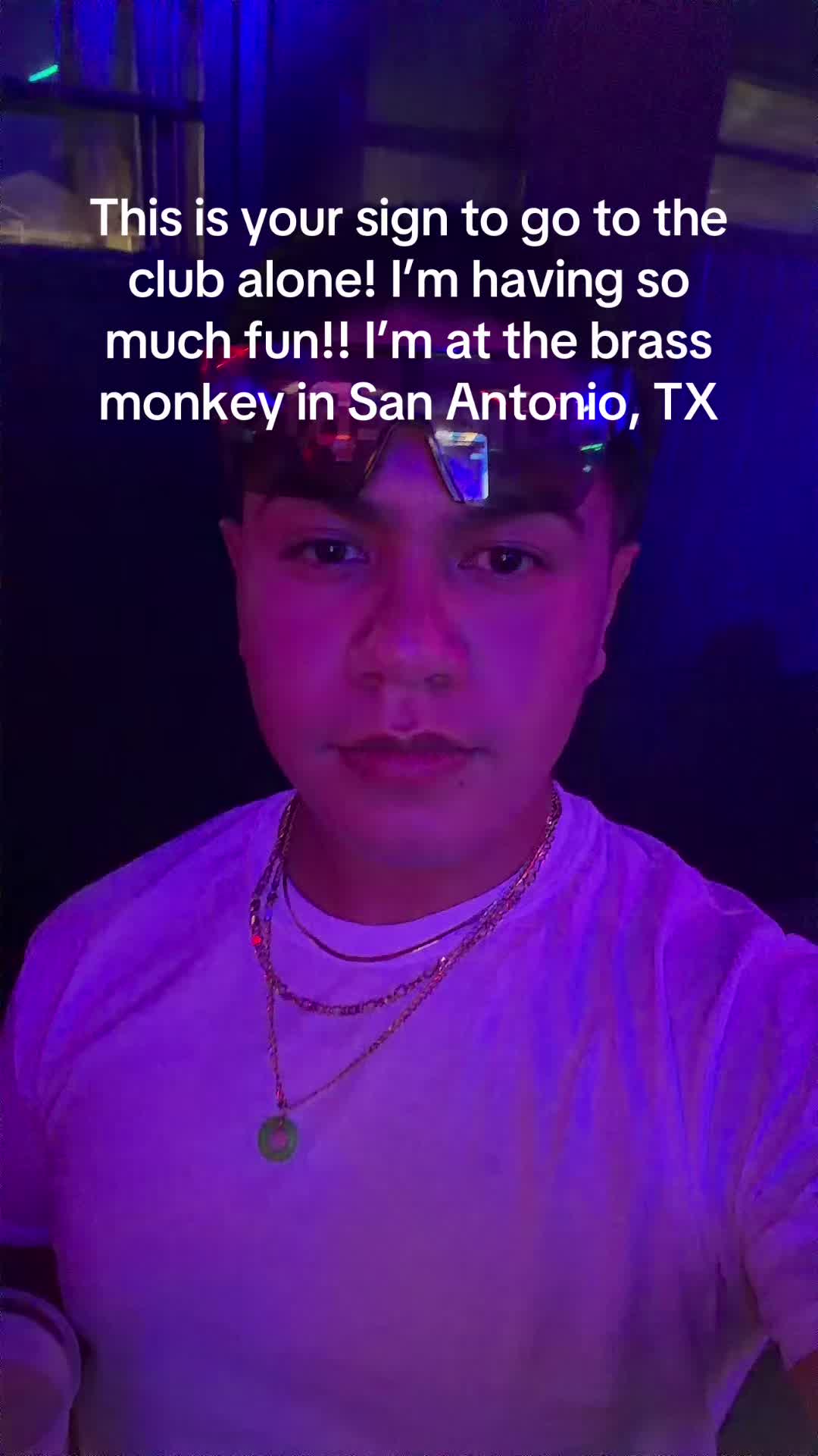 @donttrustwhatthesej0se