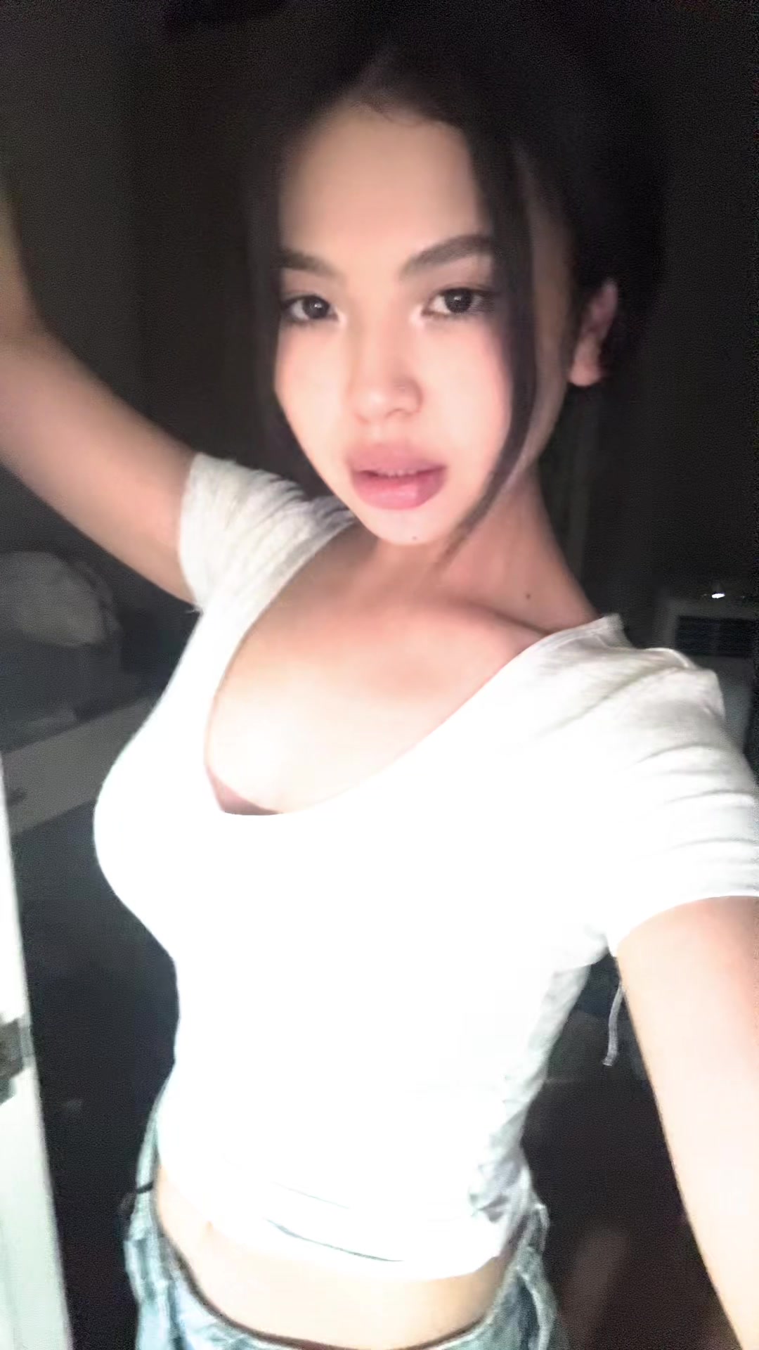 @R🫦