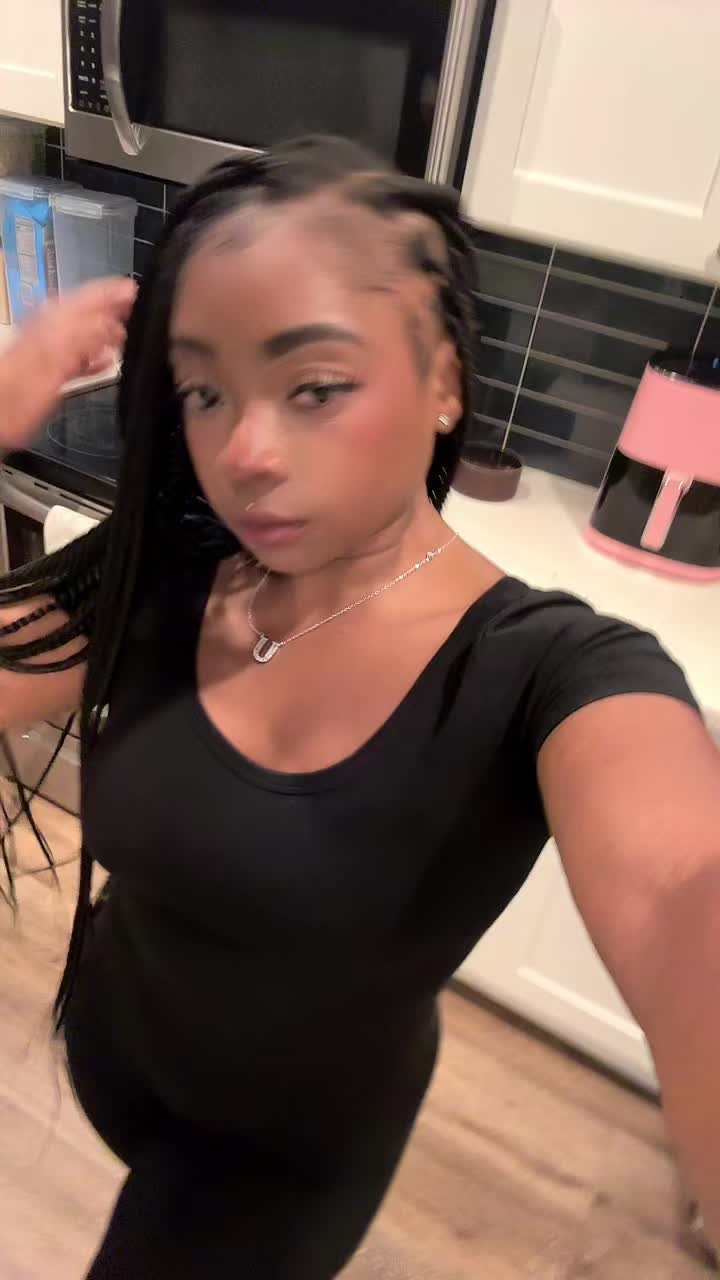 @Anijahh_