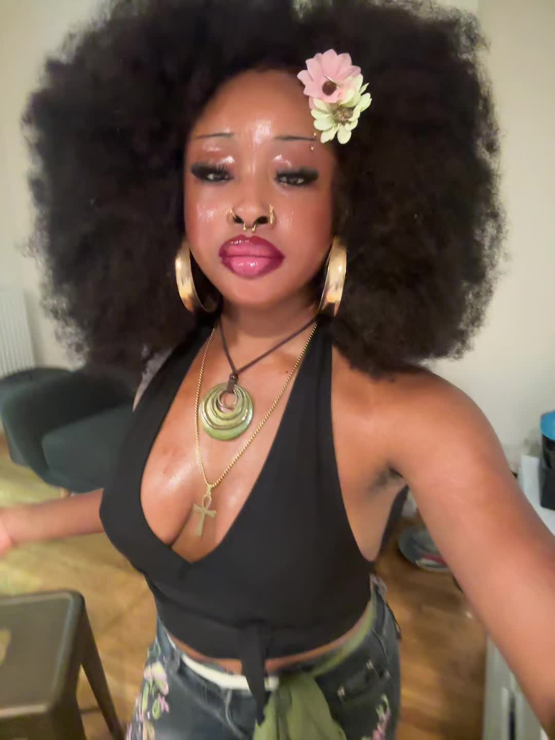 @the_girleexperience