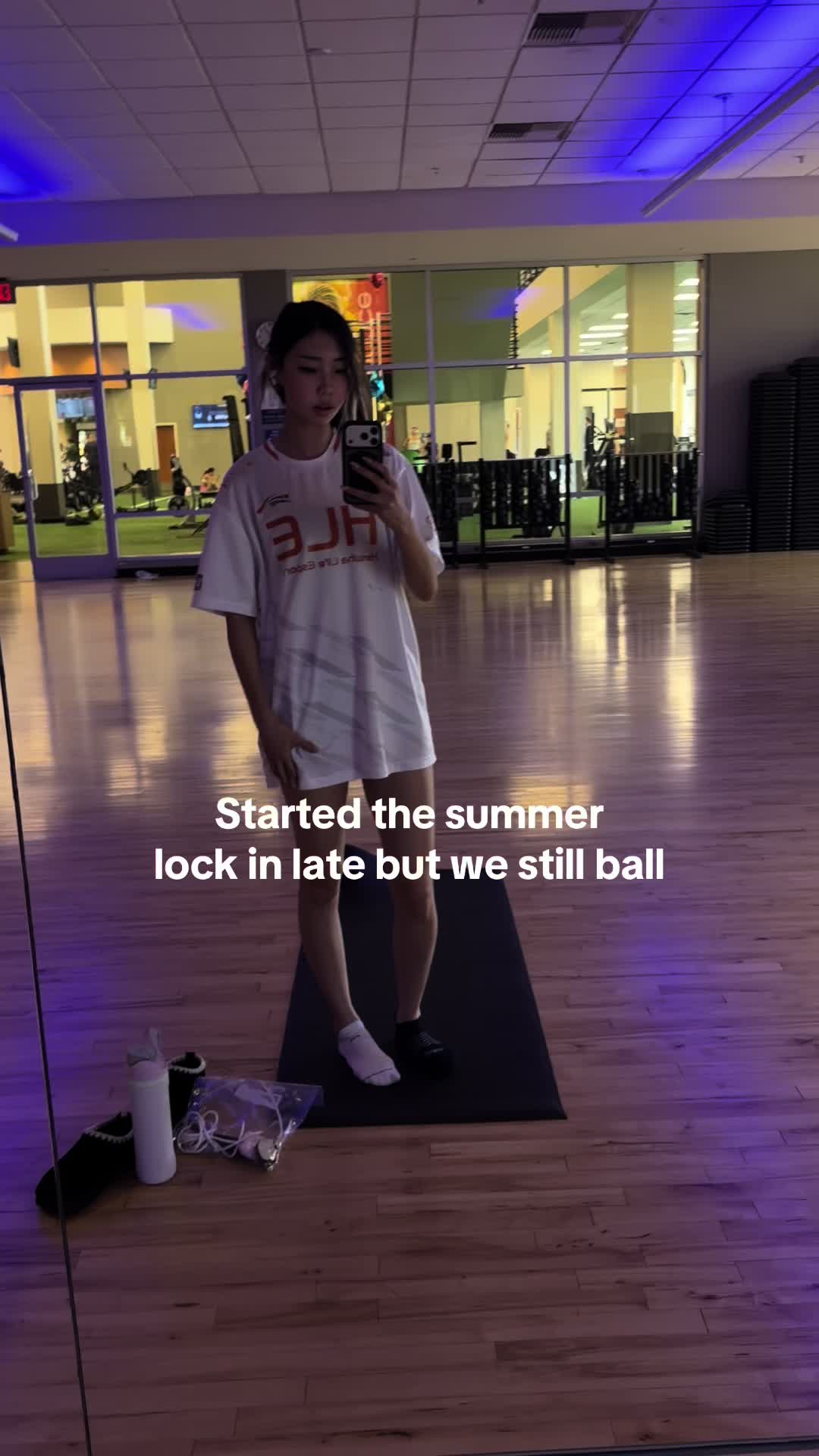 @adri_323_