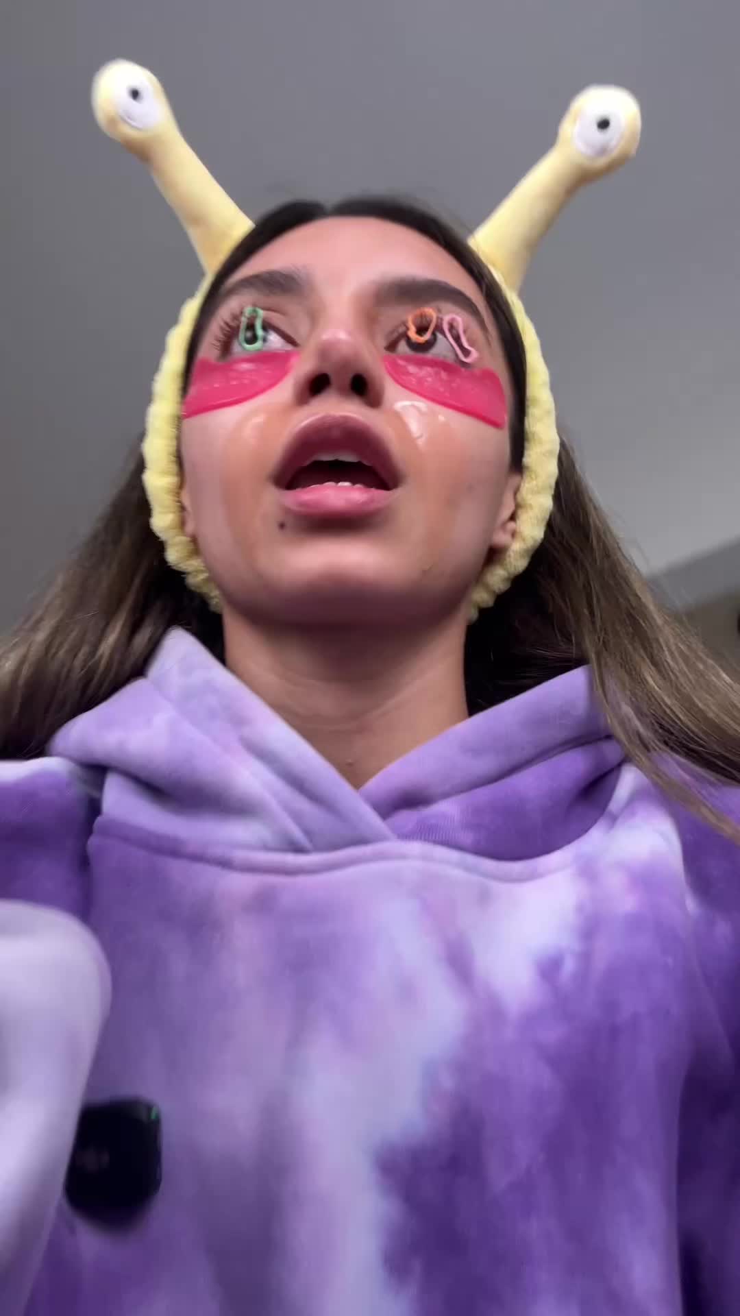 @Bella