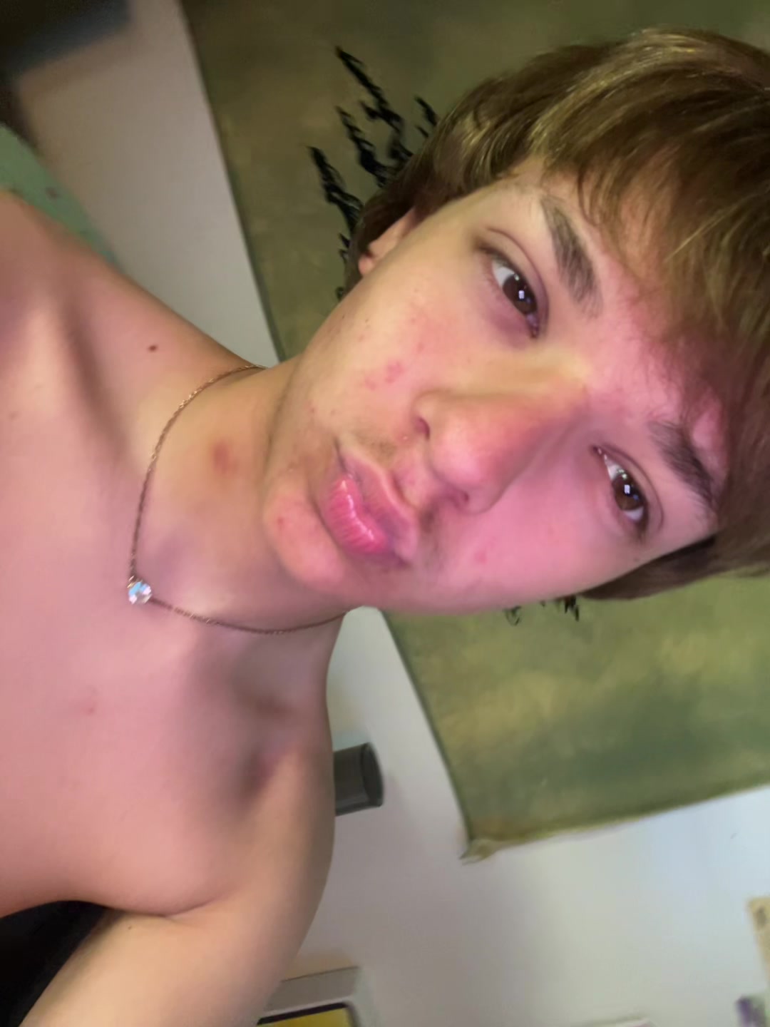@zestybestie