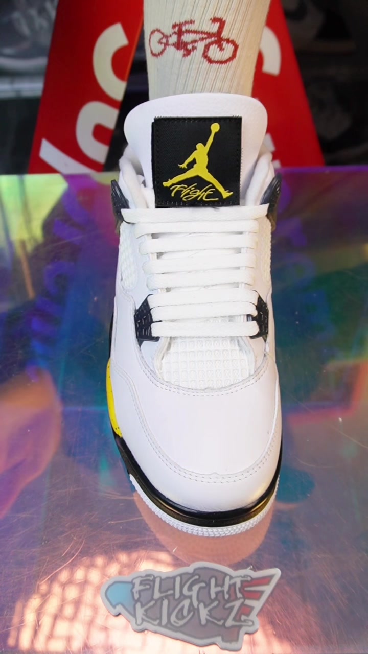 @Lacedsneaker