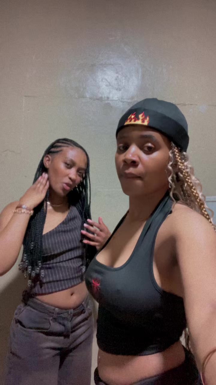 @L&egrave;&euml; Mnguni