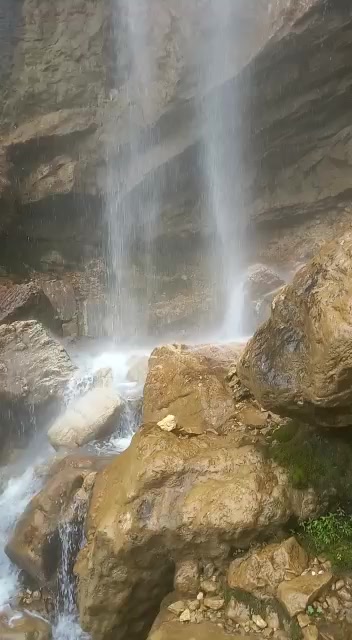 @L A &Ccedil; I N  041