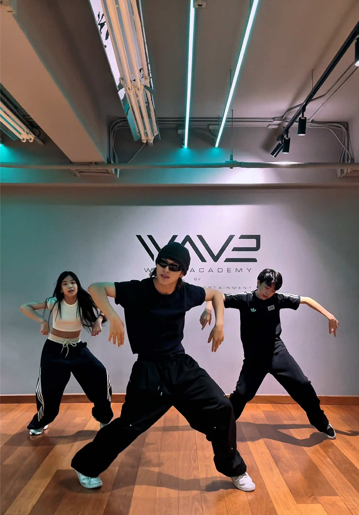 @WAVe ACADEMY
