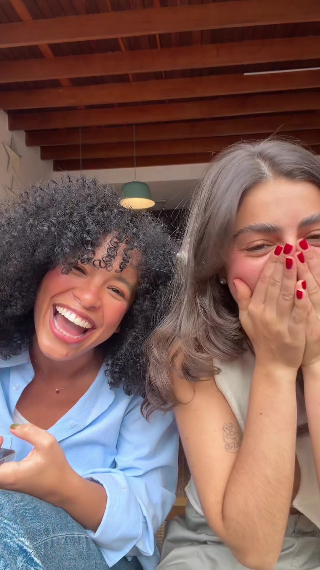 @Ana 👩🏻 y Virginia 👩🏾&zwj;🦱