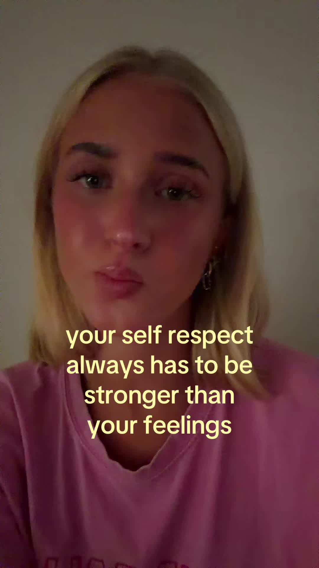 @theelliebarker