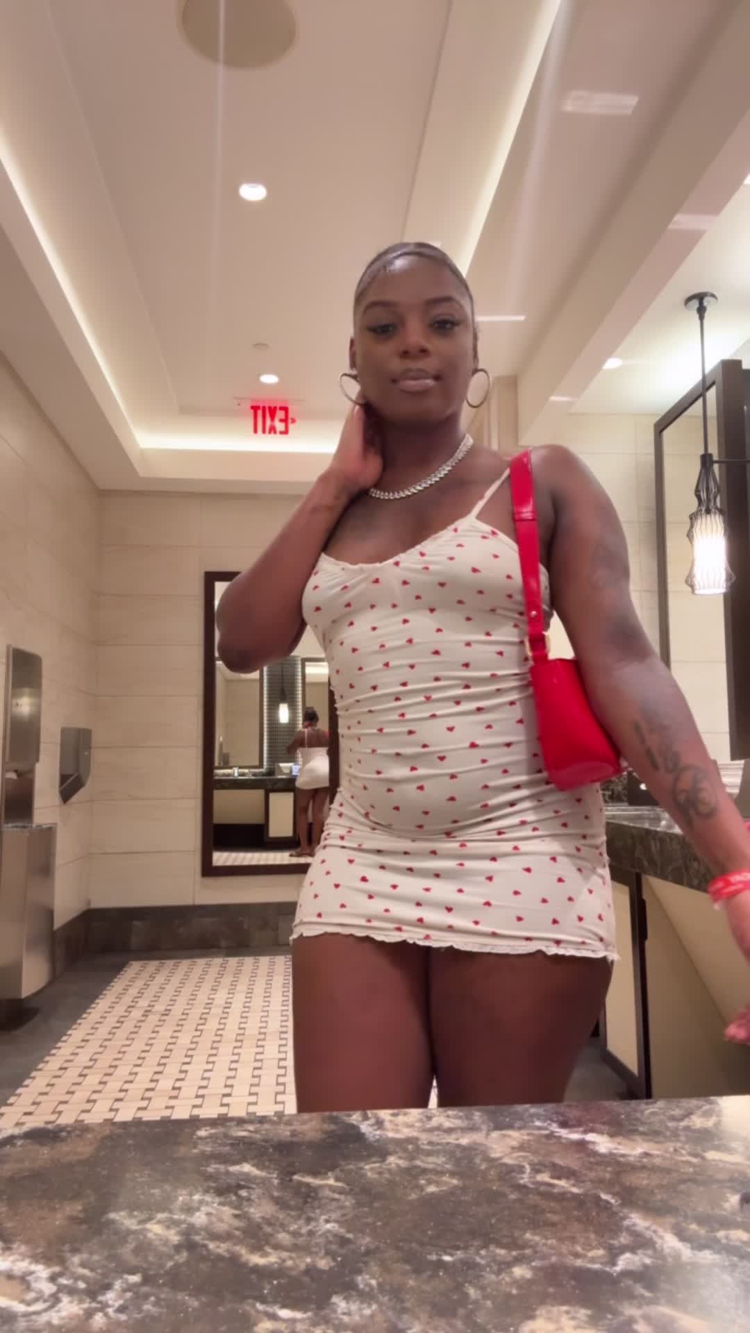 @Lickmy_chocolate28