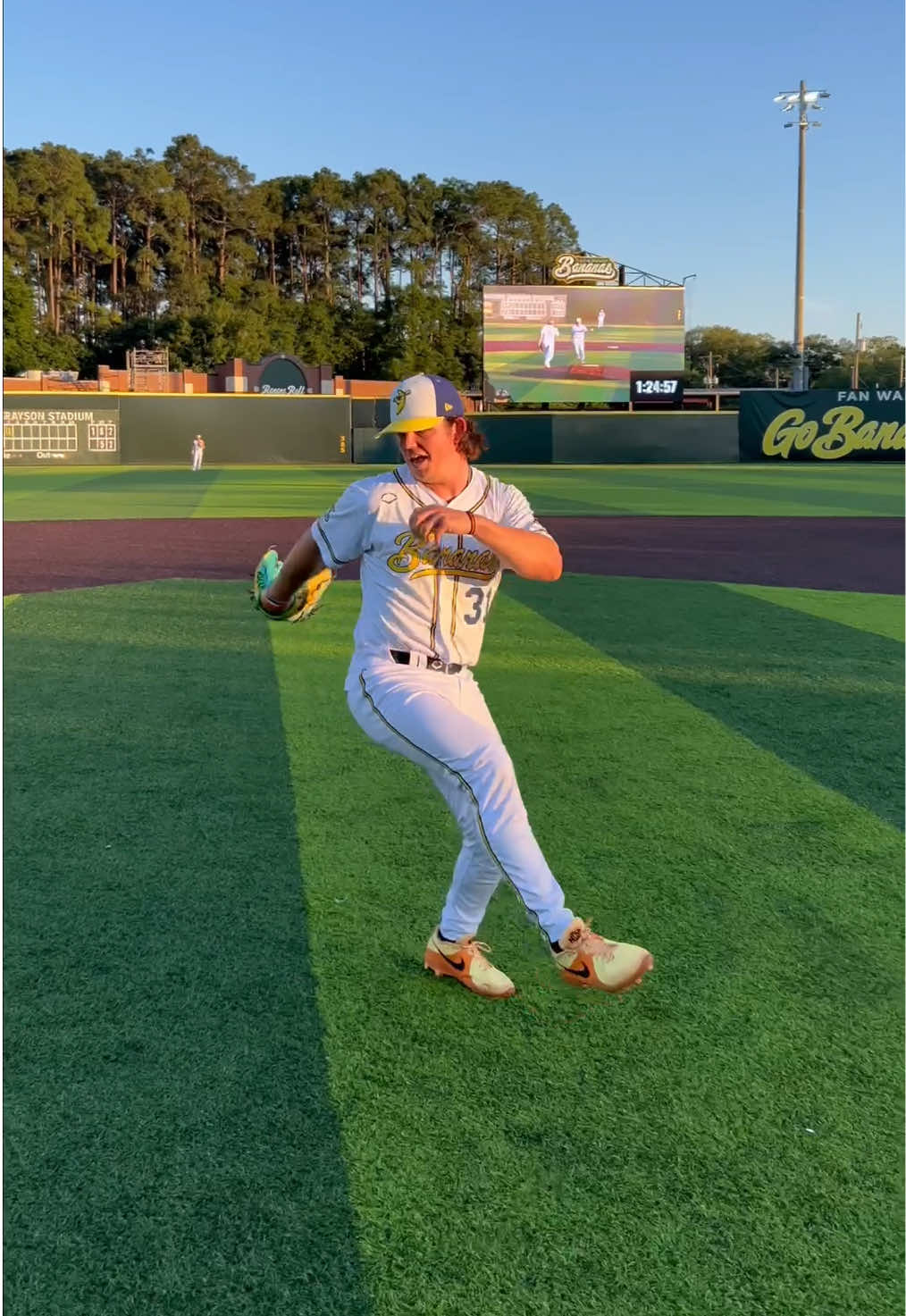 @thesavbananas