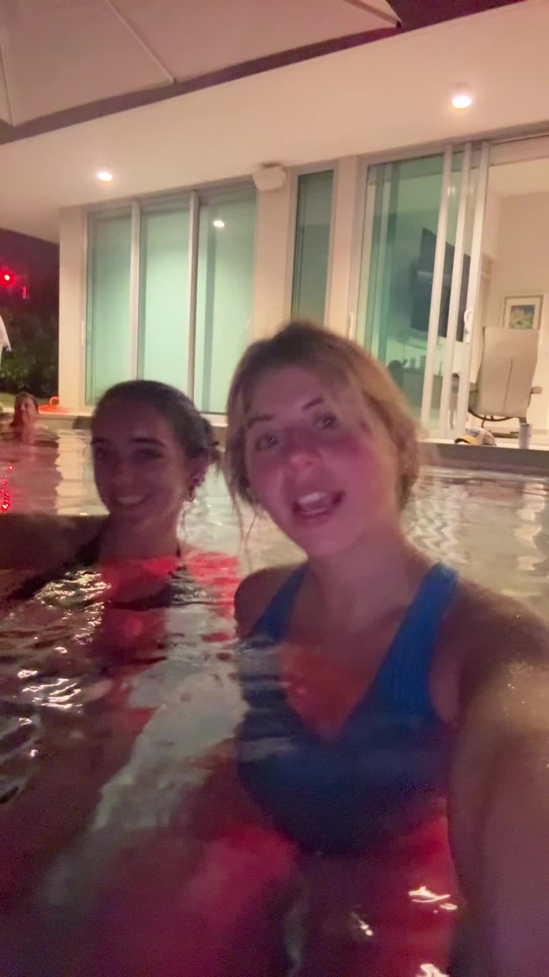 @👹