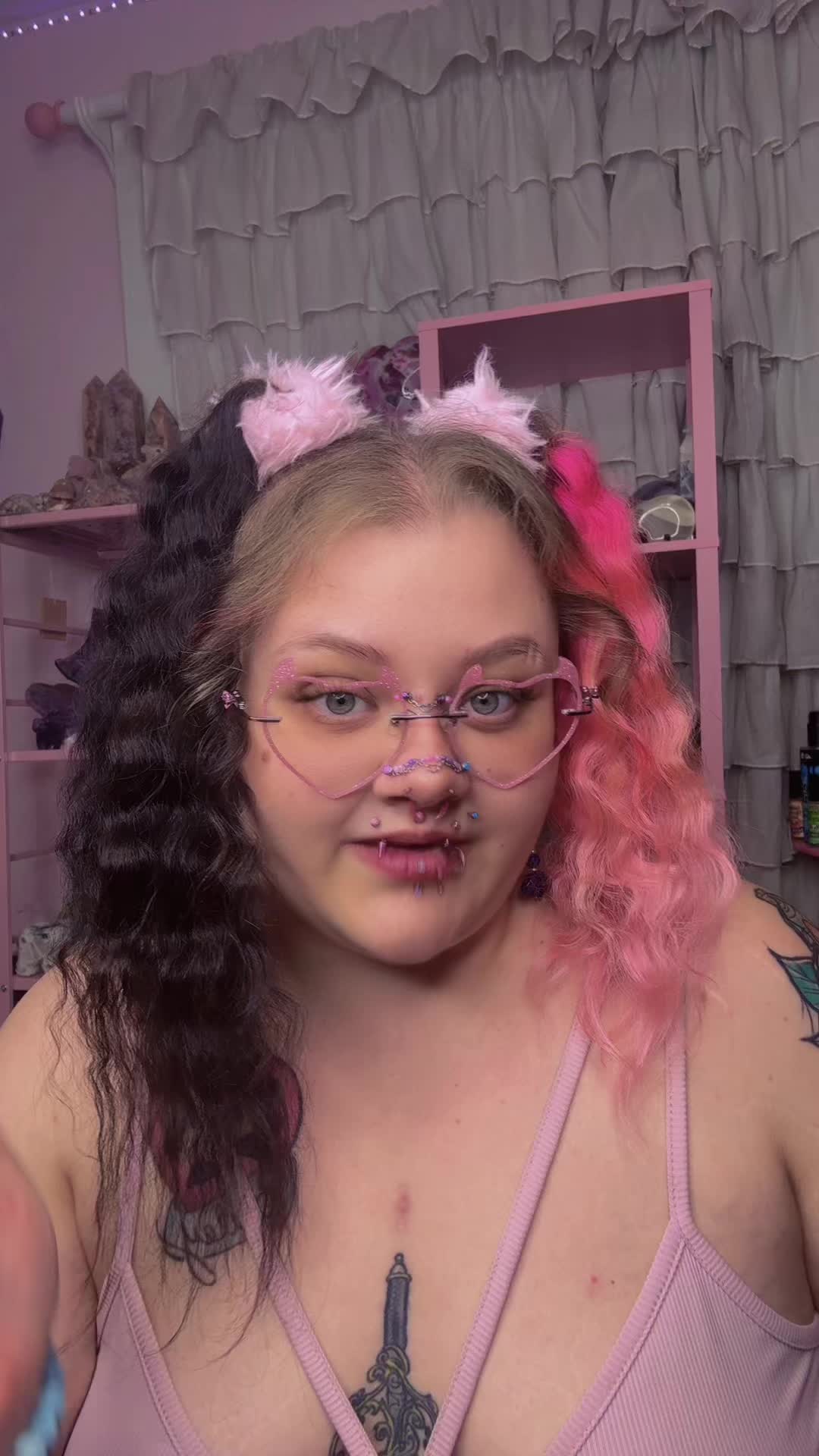 @Kit Cat🖤