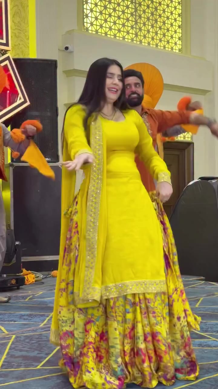 @Aj_Malika011