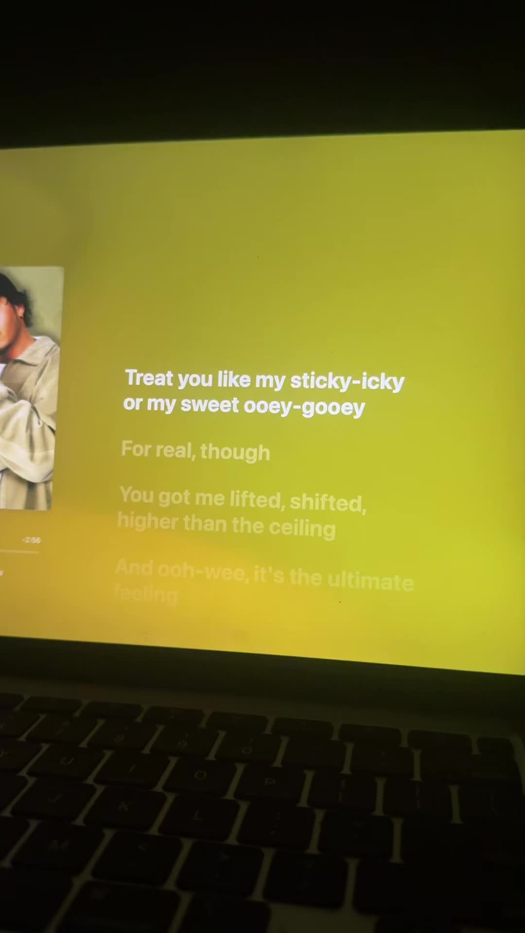 @🫐