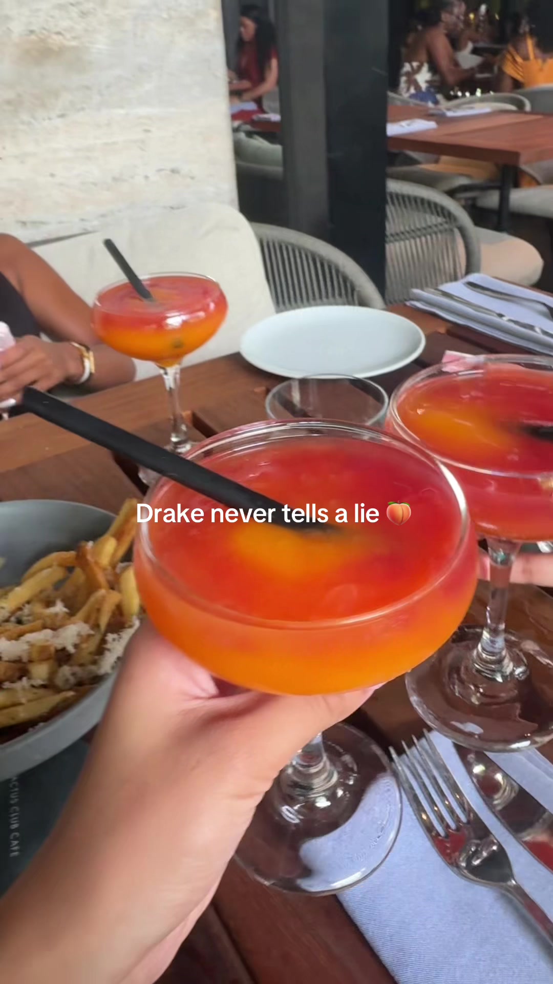 @dani ₊˚⊹ ᰔ