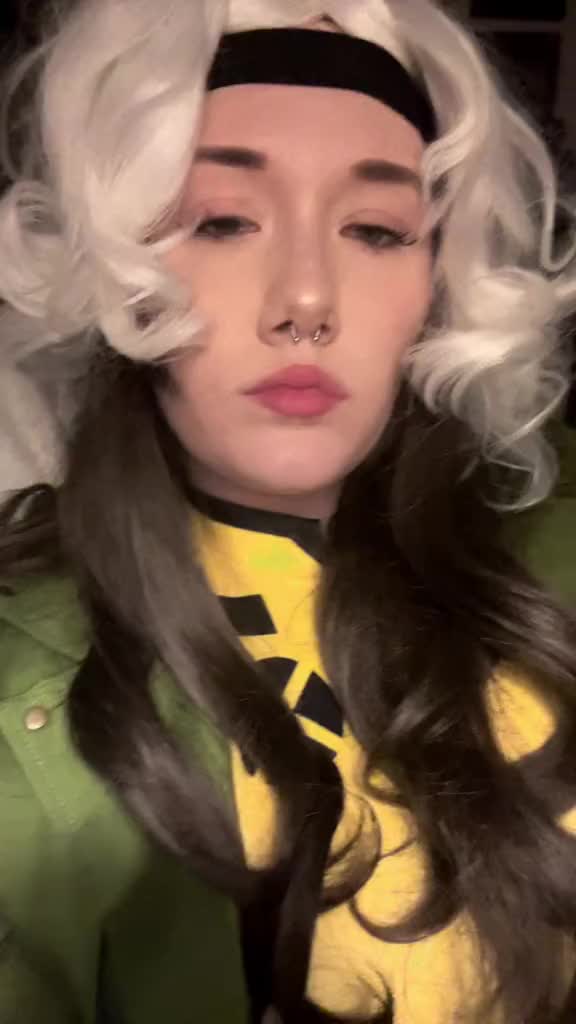 @strawberry_bun_cosplay