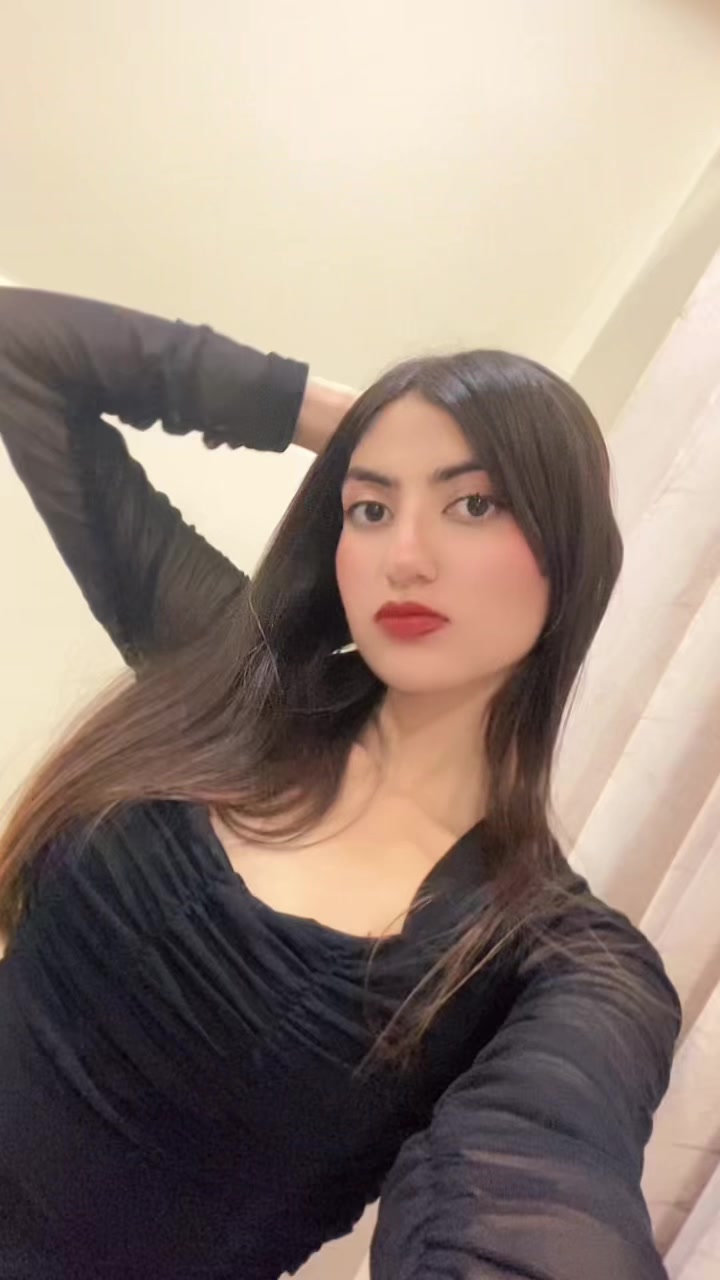 @Eyesha 🧚🏻♀️