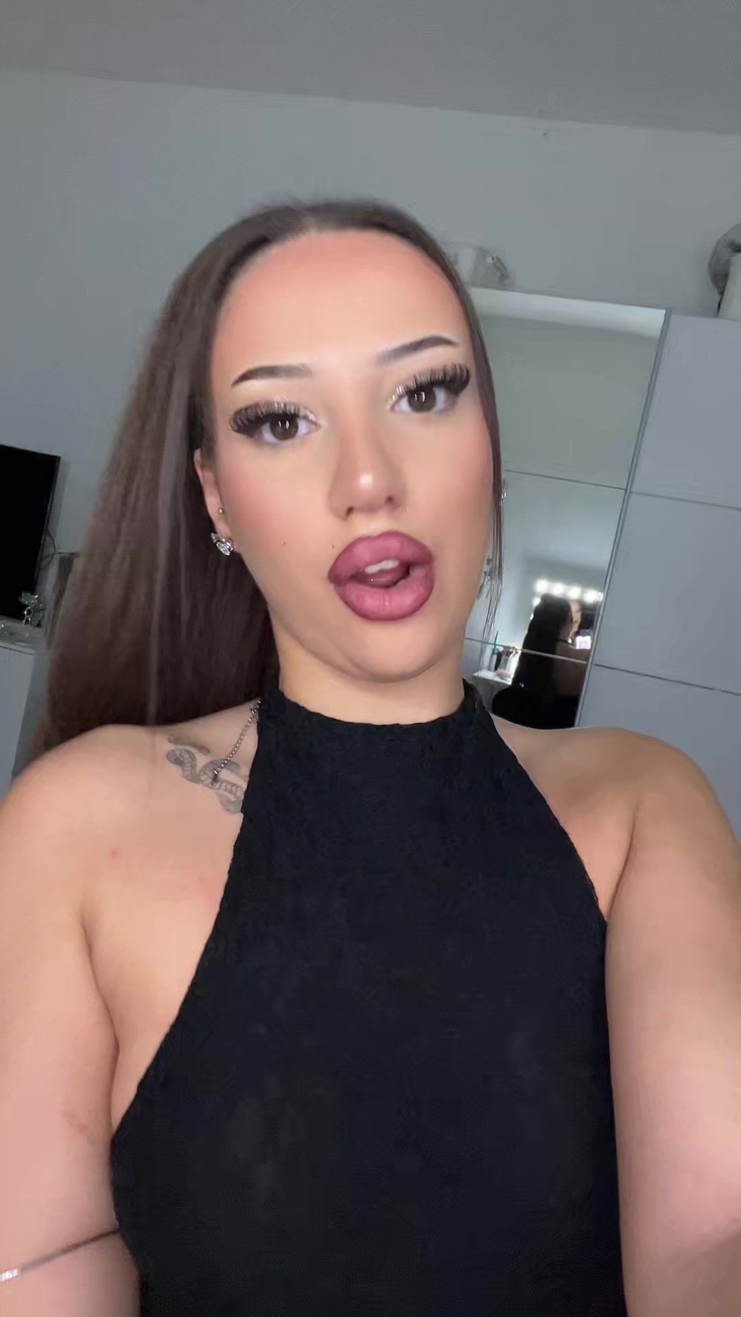 @chadia.mora