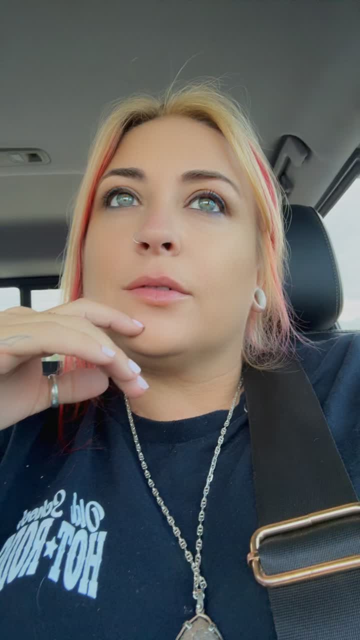 @ThatHotRodBlonde
