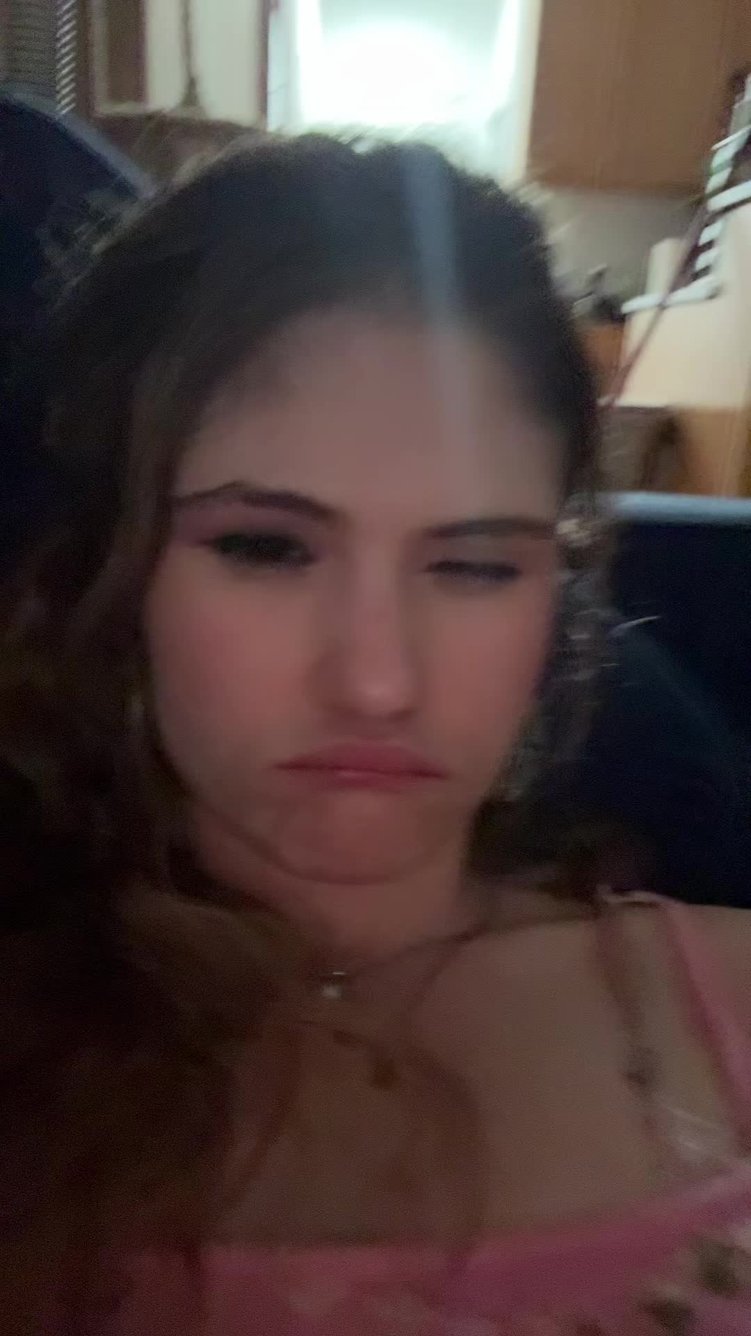 @Bella