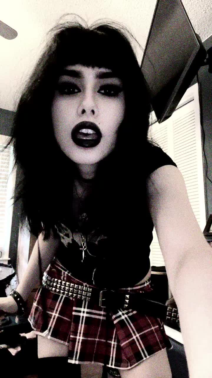 @Maria🦇