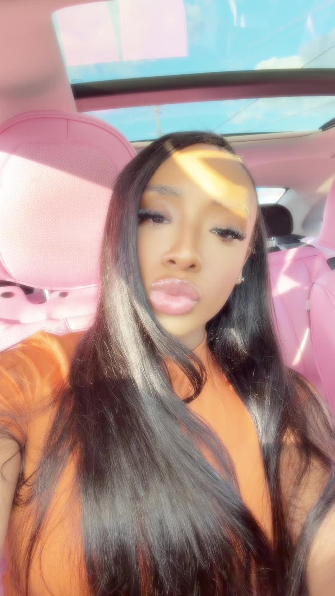 @riahnicole