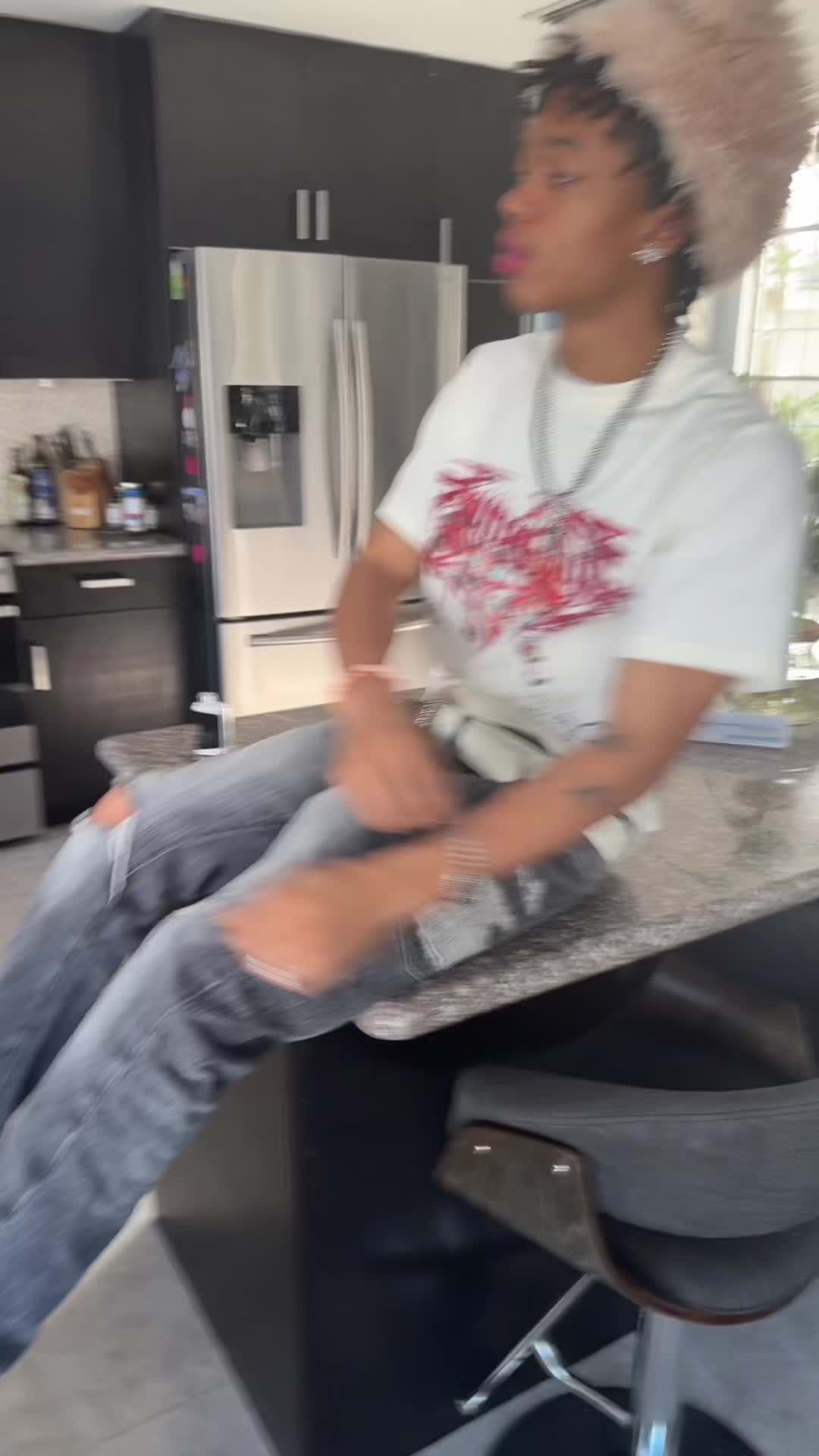@jayvghn
