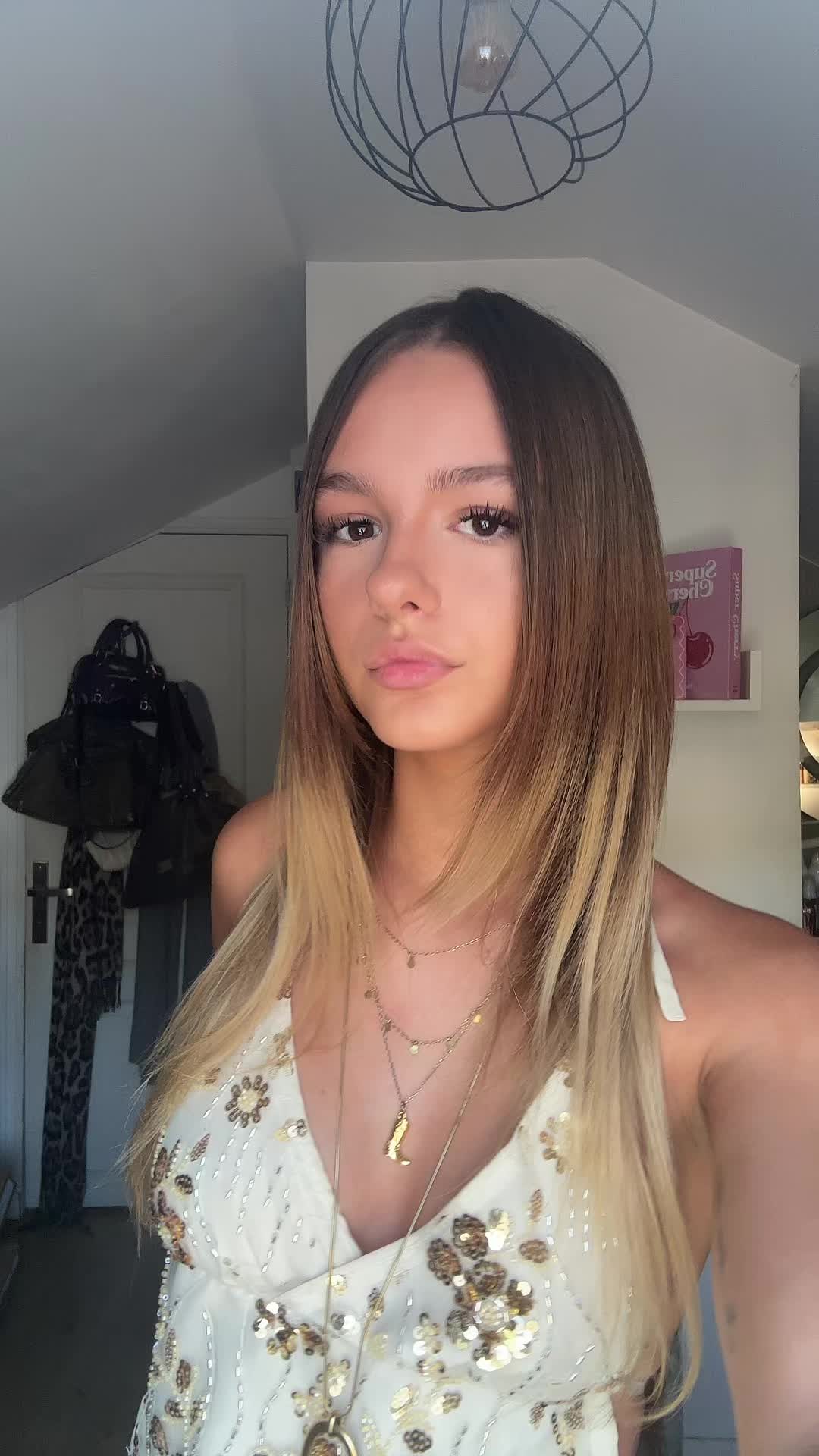 @𝑐𝑎𝑚💋