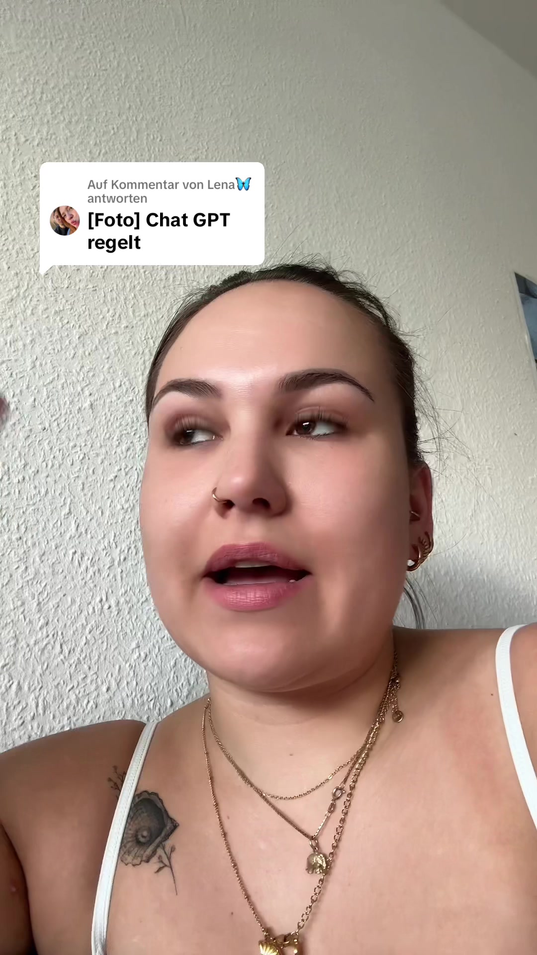 @laurassoberlife