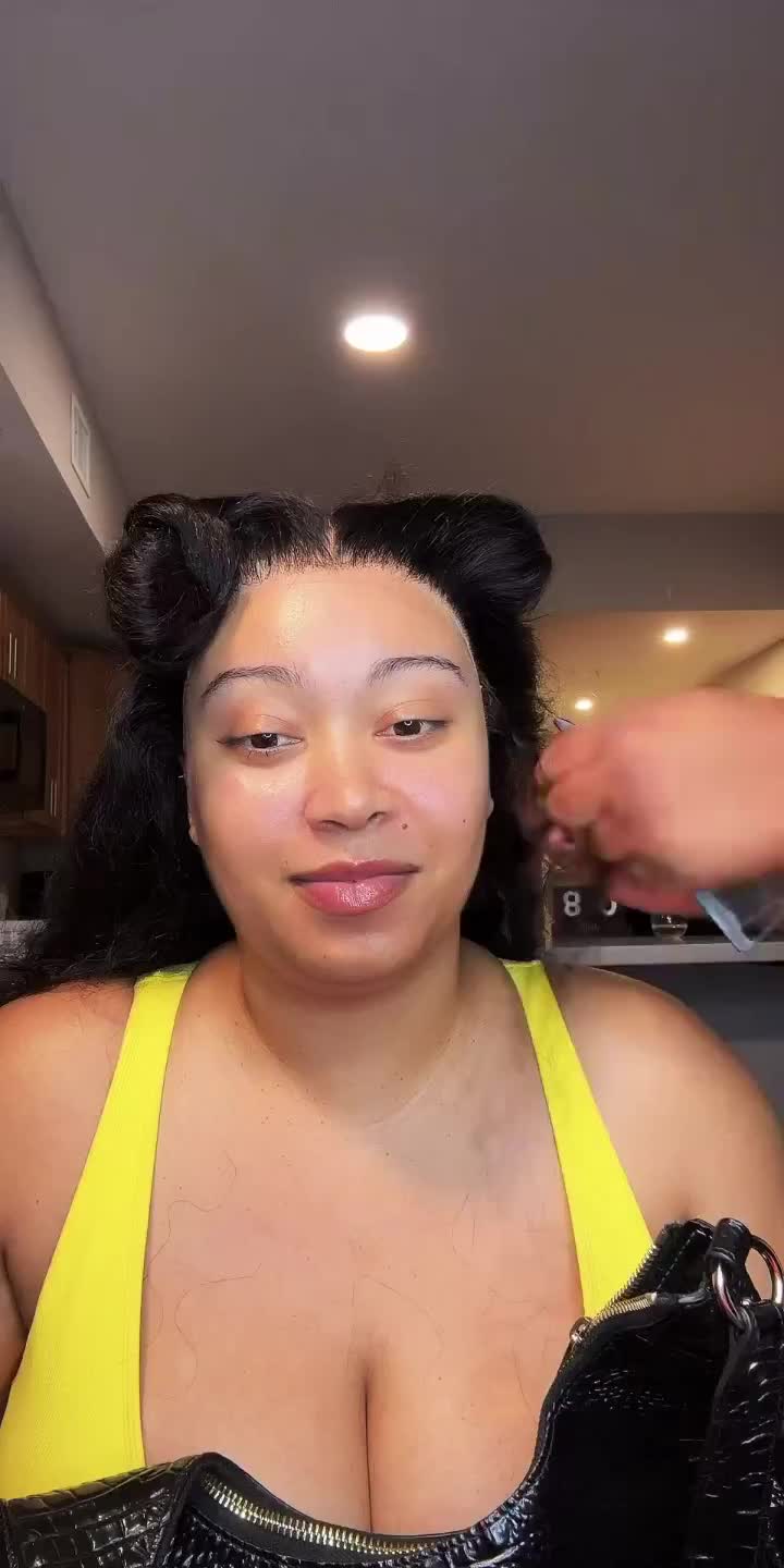 @YourAuntieMoe