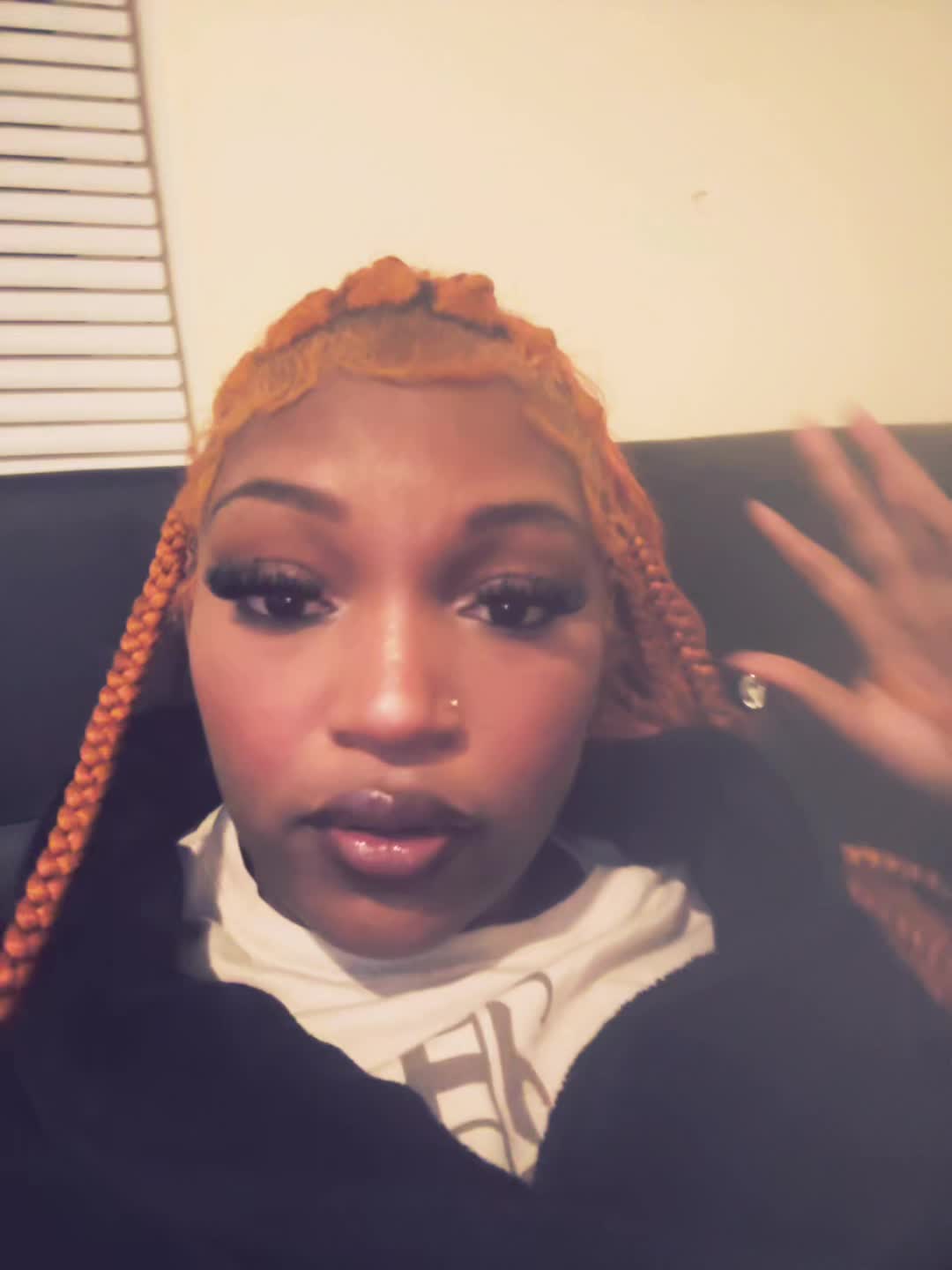 @urlocalhottiee1