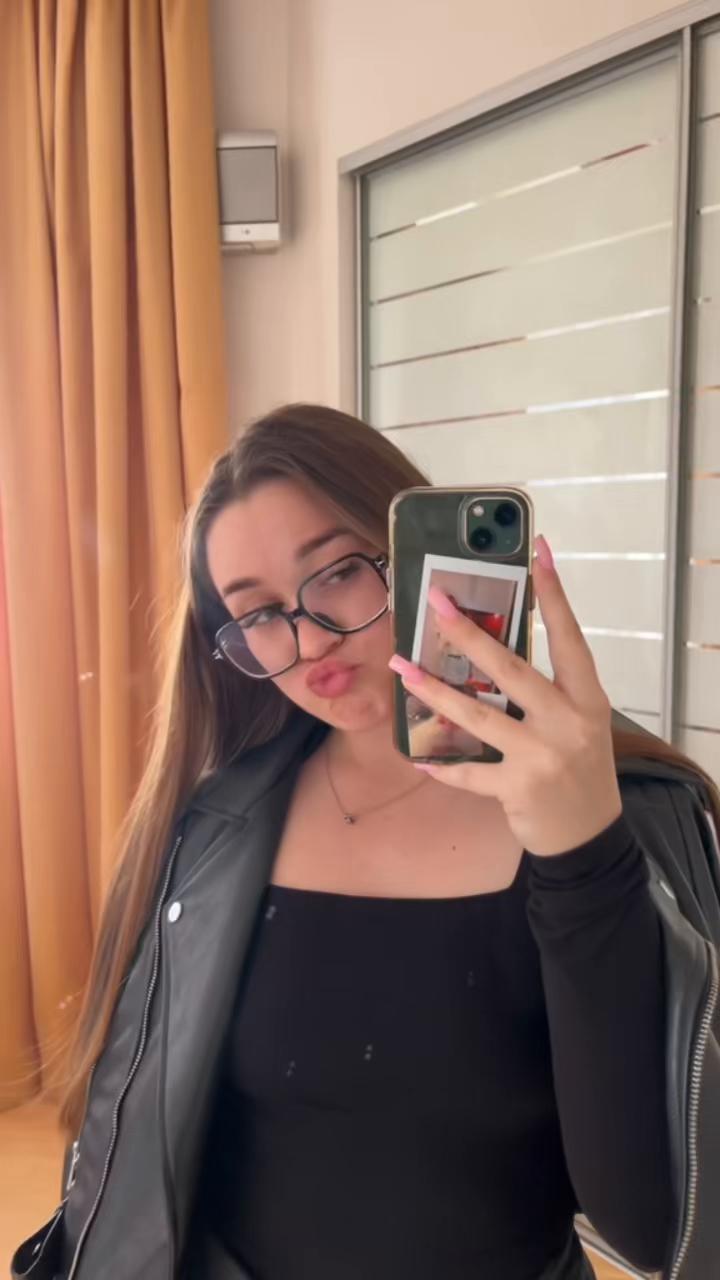 @Елизаветa 🩶🌪️