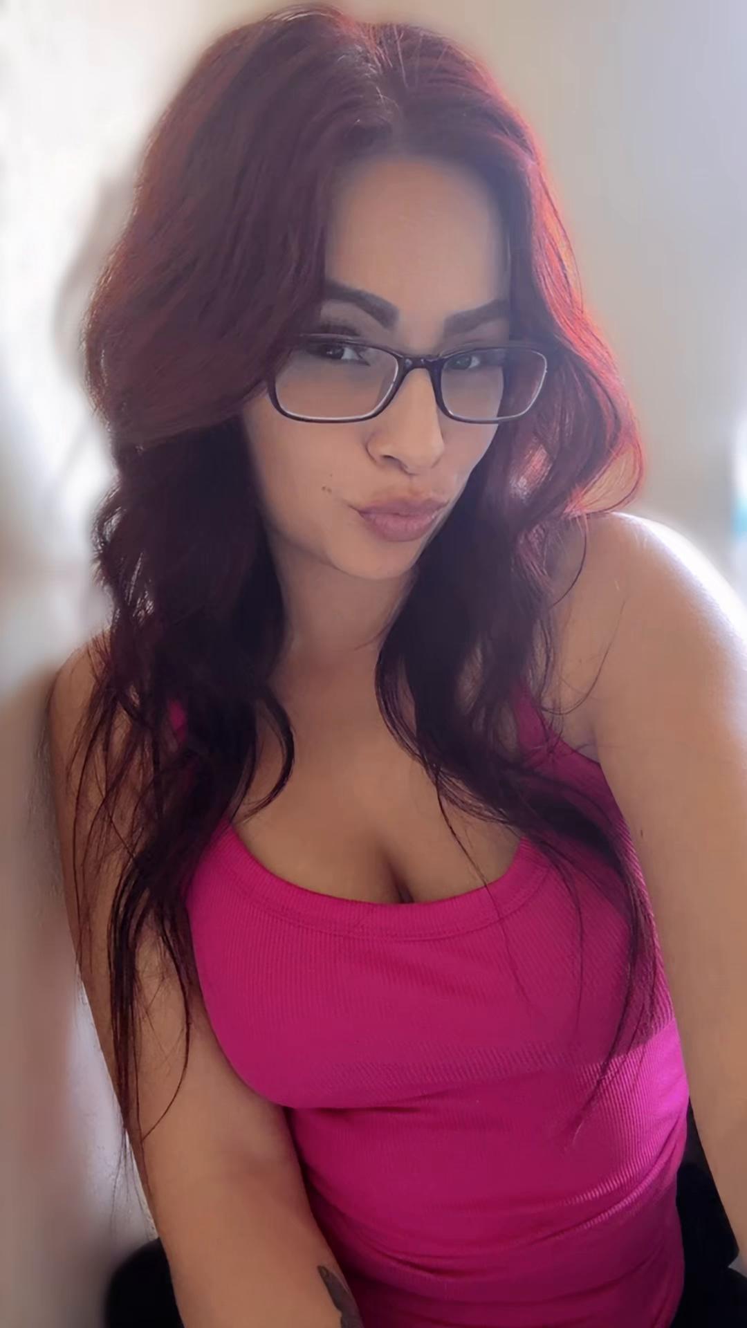 @KittynIza