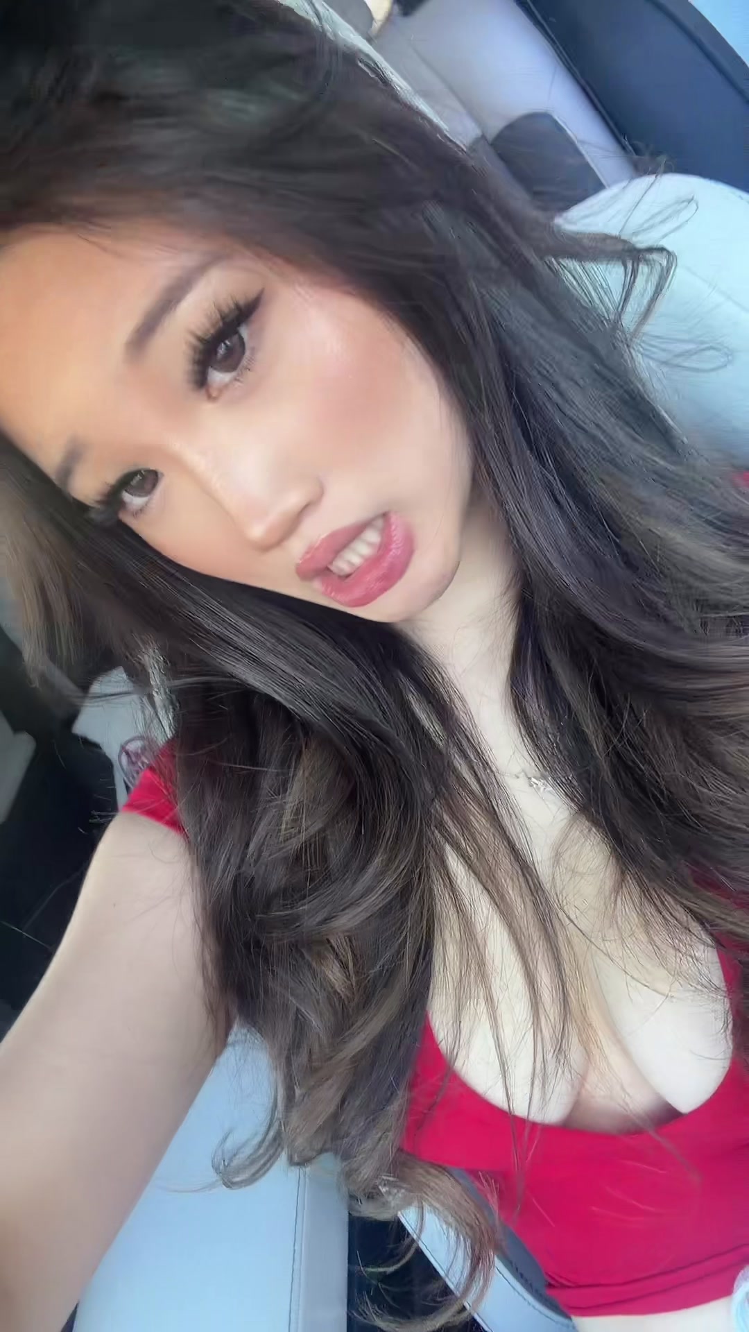 @isaqella