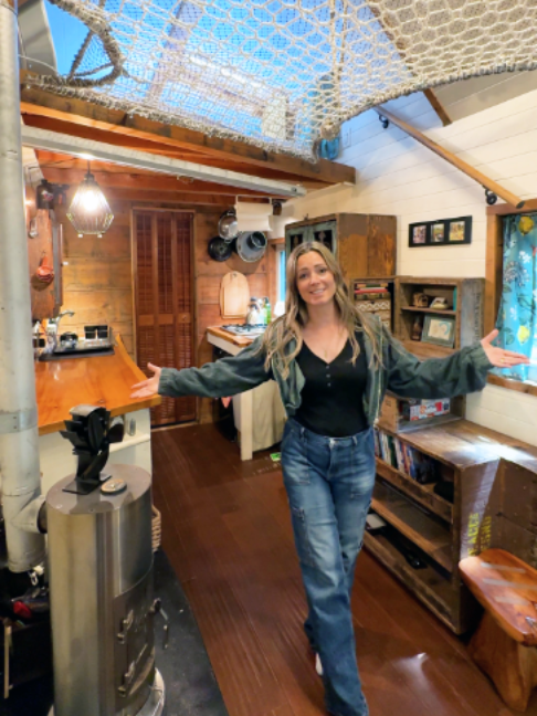 @Tiny House Giant Journey