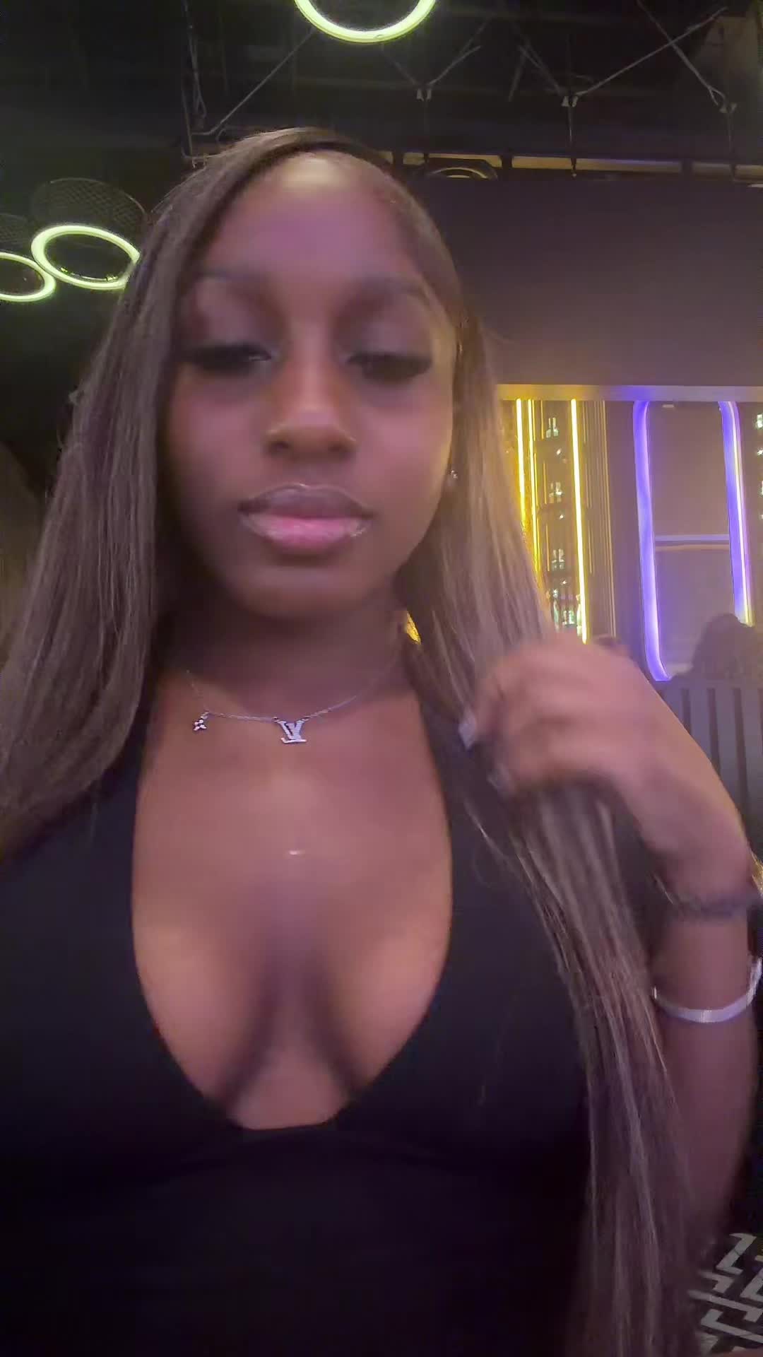 @TheRealAnna 🎀