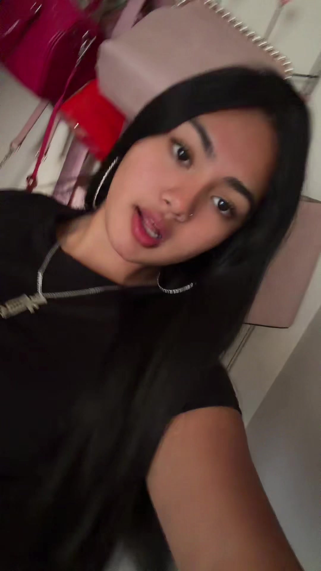 @AnnieFlores