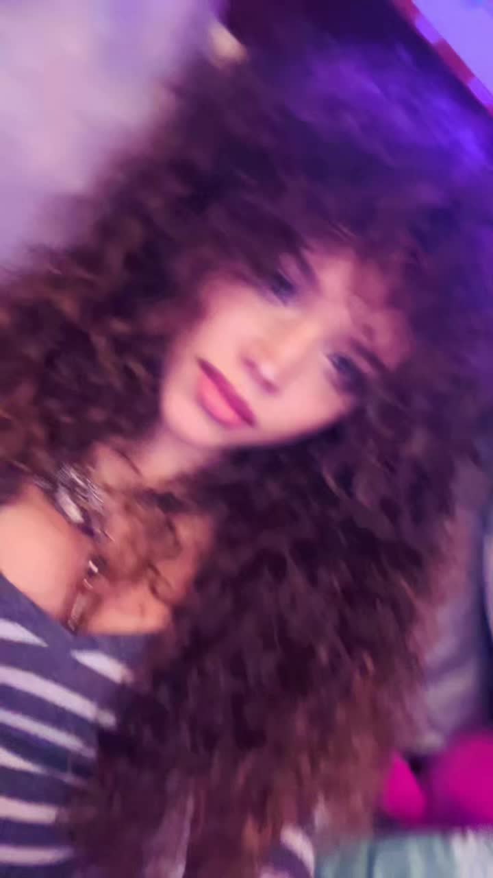 @curlycrazycutie